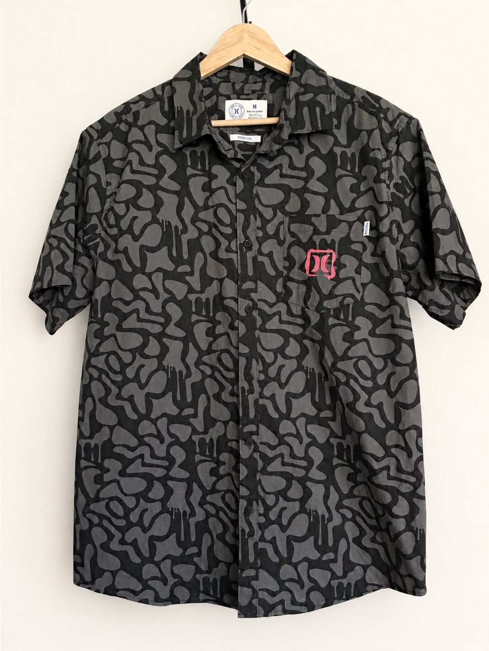 Hurley Stretch Fit Button Up Shirt Gray Abstract Camo Print Men’s Medium
